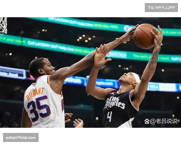 穆迪三分球7投5中砍下19分状态火热全场惊艳表现助力球队获胜 穆迪三分球7投5中砍下19分状态火热全场惊艳表现助力球队获胜