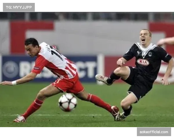 奥林匹亚科斯主场0-2负于勒沃库森 防守反击战术被破解